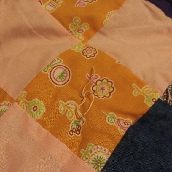 2207 Hand Crafted Multi Color Quilt - Picture 9 of 9